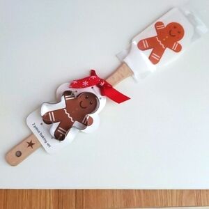 Silicone spatula and cookie cutter